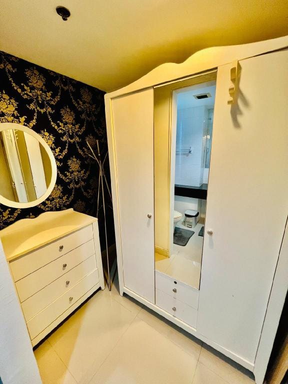 Lovely 2bed 2bath 1living closed to 2Shopping Mall Apartment in Bangkok