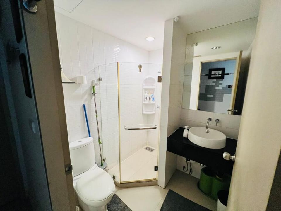 Lovely 2bed 2bath 1living closed to 2Shopping Mall Apartment in Bangkok