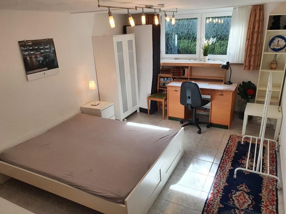Privates Souterrain Appartement mit Wohnzimmer Vacation rental in Munich