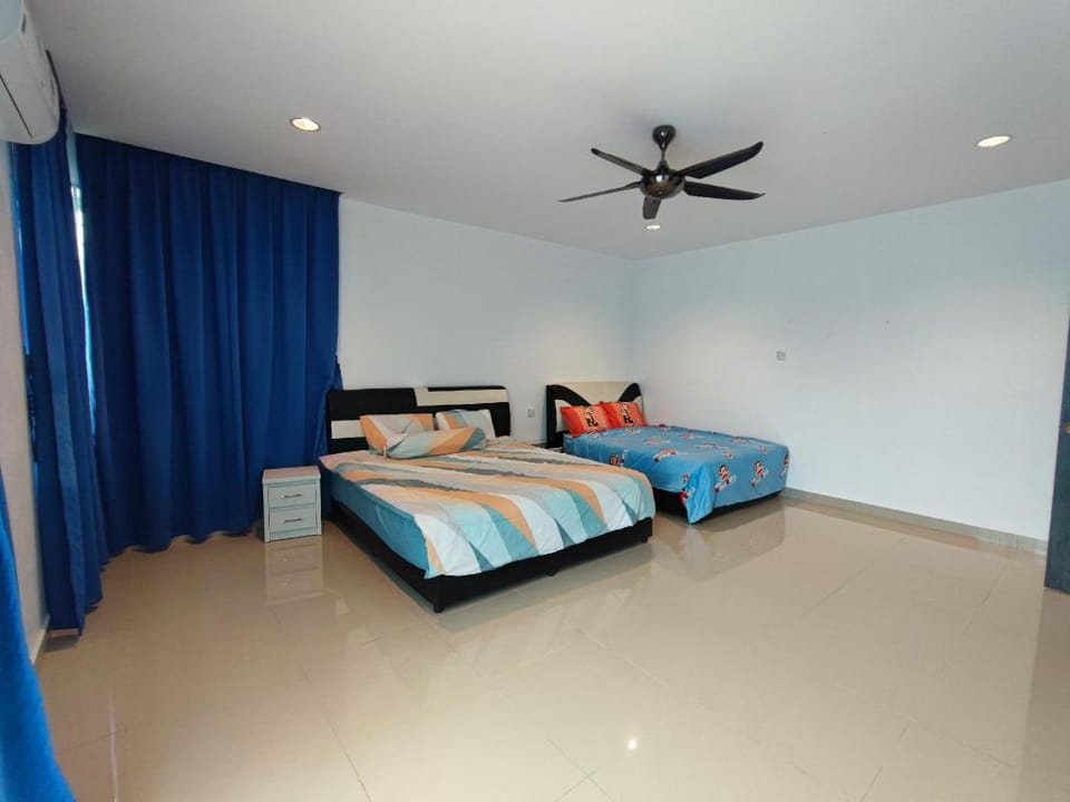 Mr Blue Homestay Dungun
 Vacation rental in Terengganu, Malaysia