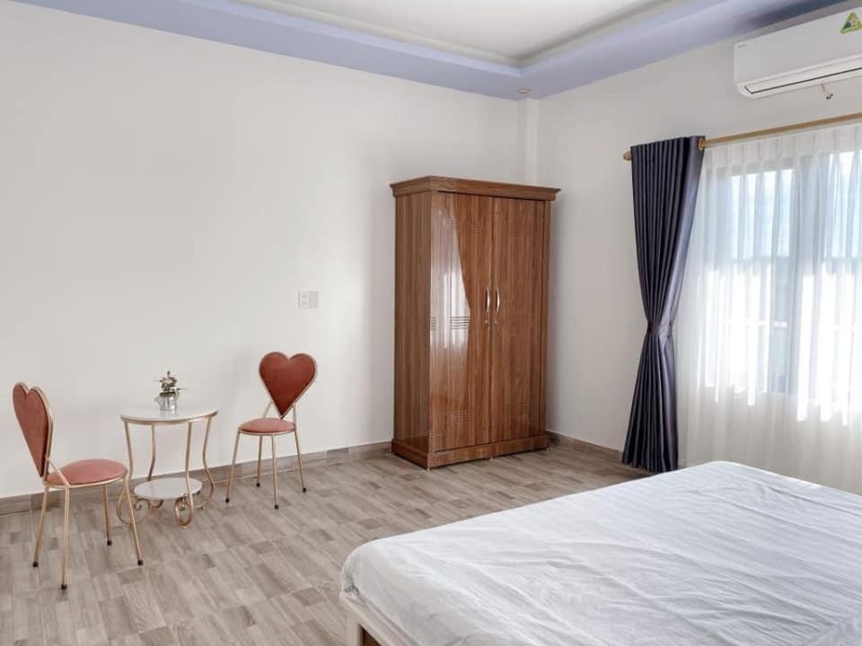 John Peter House  Apartment in Laos