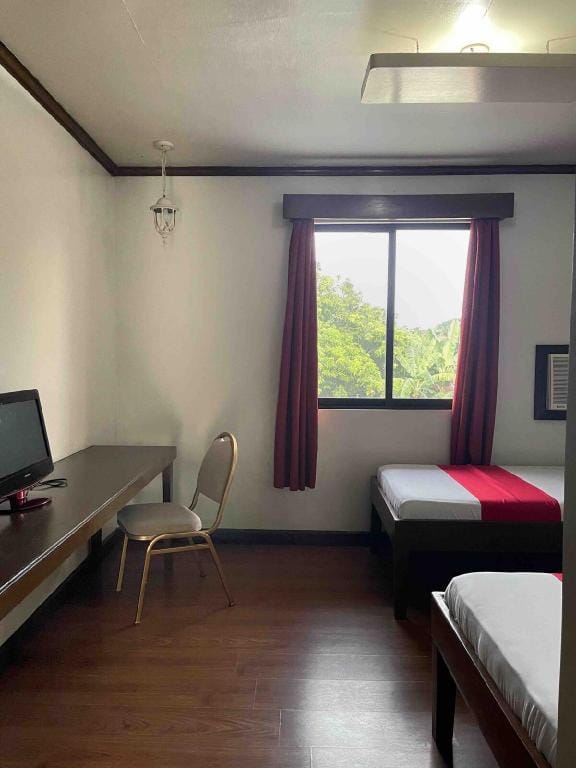RJ Space - Northview Inn Iloilo Room 2 Apartment in Iloilo City