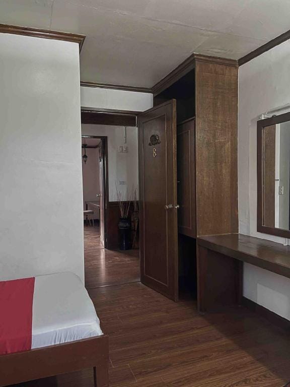RJ Space - Northview Inn Iloilo Room 2 Apartment in Iloilo City