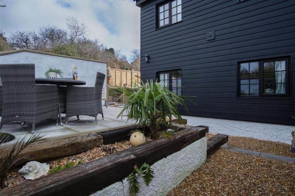 The Old Spa - 2 Bedroom Cottage - Pleasant Valley Apartment in Amroth