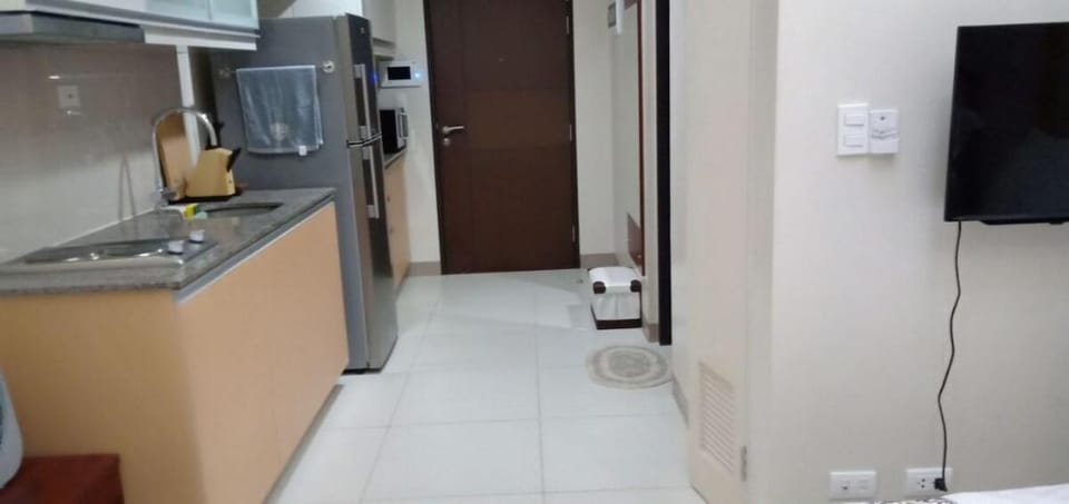 Two Double Bed One Uptown BGC Apartment in Makati
