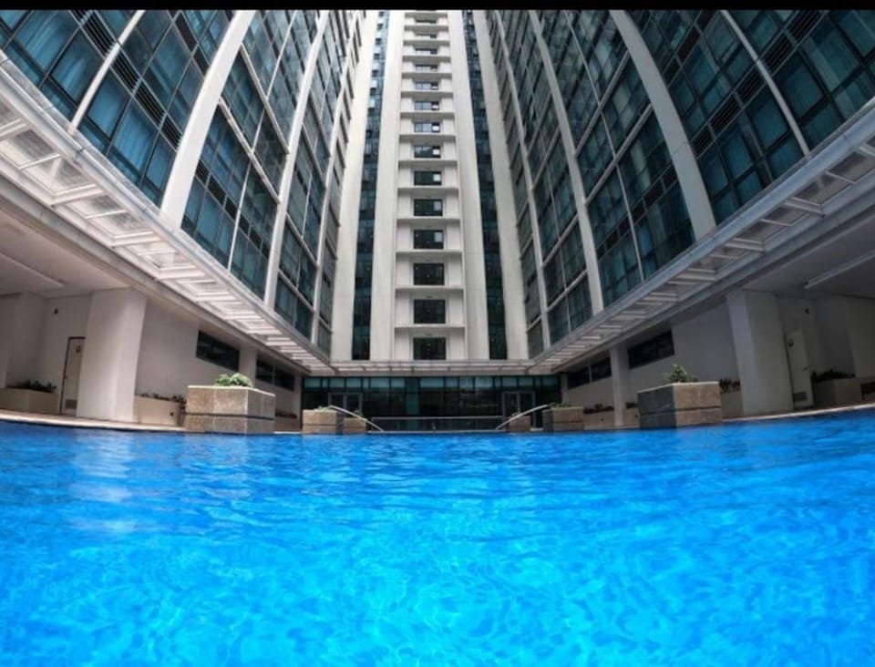 Two Double Bed One Uptown BGC Apartment in Makati