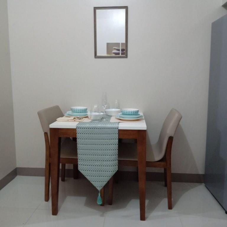 ONE UPTOWN BGC WITH SLIDING DOOR  Apartment in Makati