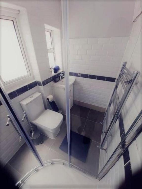 Four bedroom house with parking close to high st. Vacation rental in Orpington