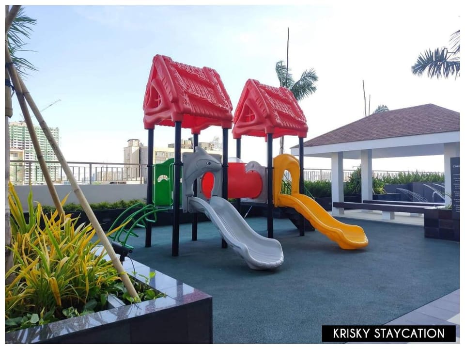 Manila Bay View Staycation near MOA Apartment in Pasay