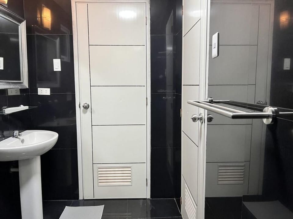 Kandi Towers - 1 Bedroom - Private Wi-Fi (200mbps) Apartment in Angeles