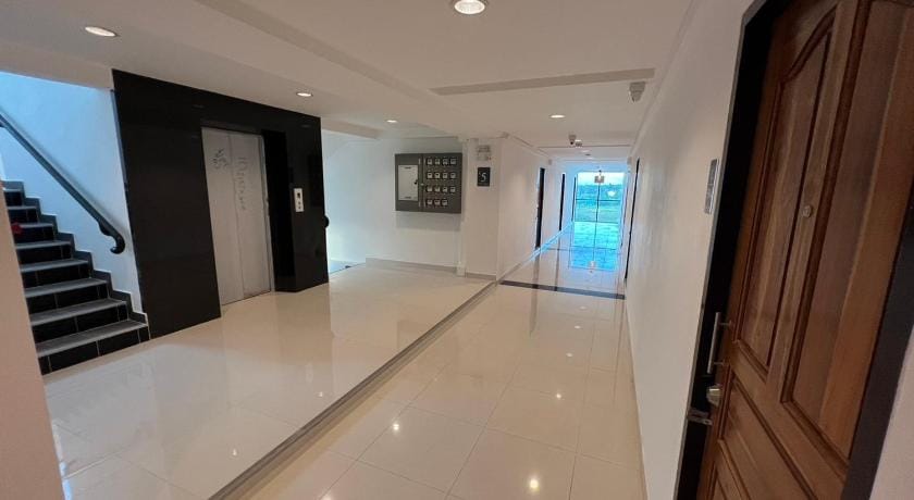 The Joke Mansion  ซ. สุขุทวิท 23 มาบตาพุด ระยอง Apartment in Chon Buri Changwat