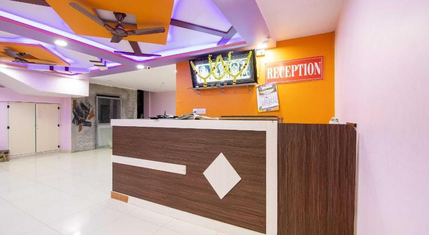 OYO Flagship Hotel Comrade Rooms Hotel in Bengaluru