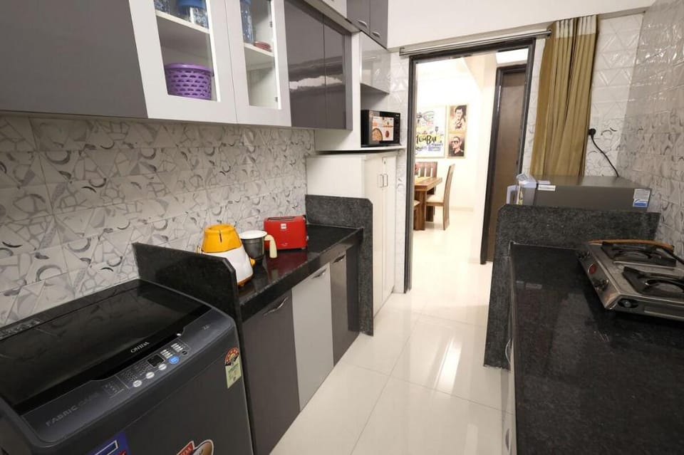 New Crisp Contemporary Apartment on Higher Floor Apartment in Mumbai