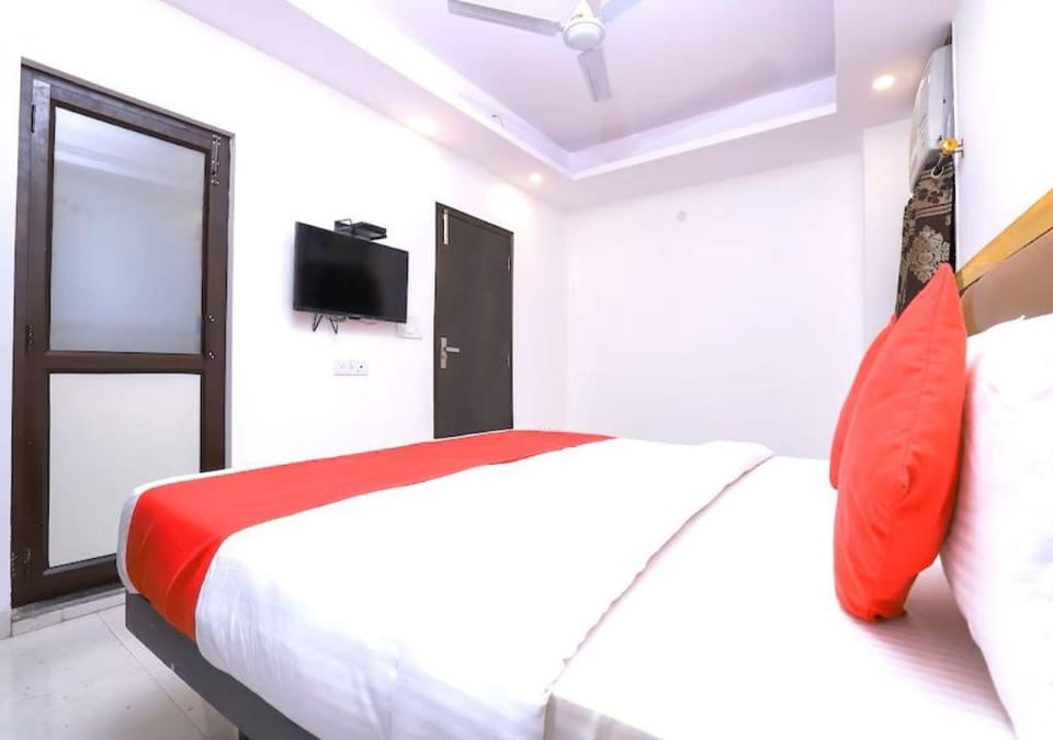 Hotel I stay Domestic guest allow only  Apartment in New Delhi