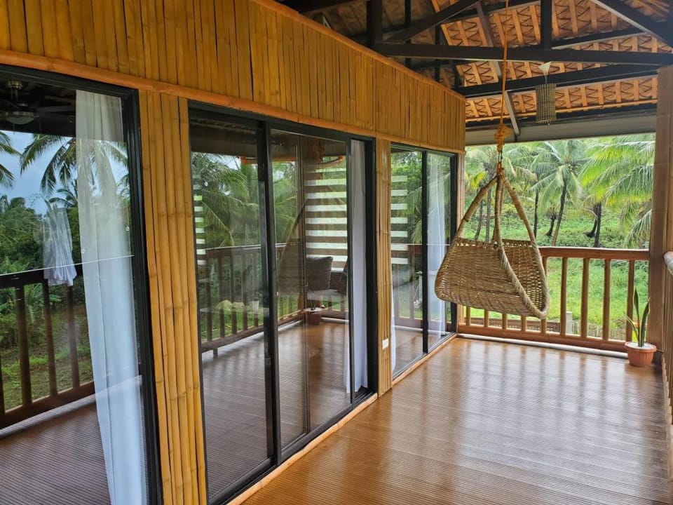 Luxury Bahay Kubo near Tagaytay Villa in Calabarzon