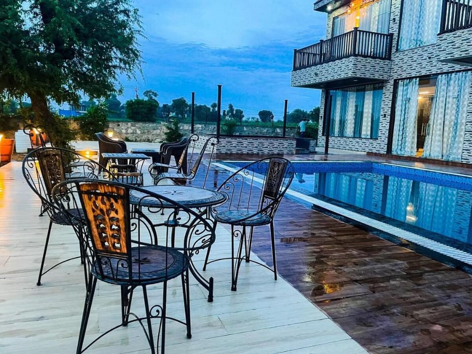 IBIZA FARM BY TRV , A 3BHK VILLA WITH MASSIVE POOL Villa in Rajasthan