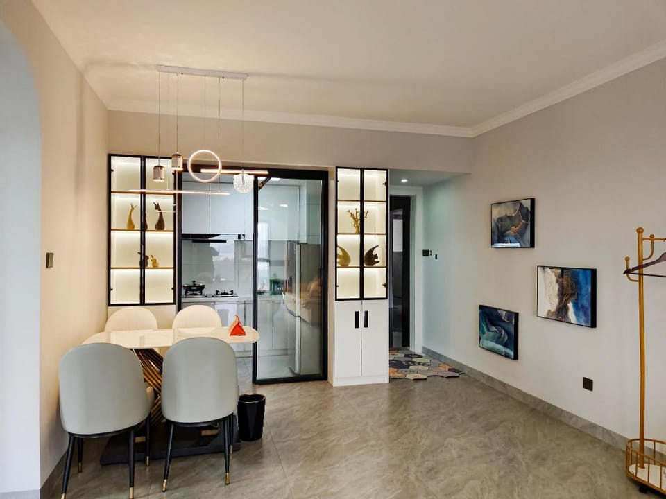 Romantic sea view residence, adjacent to garden  Apartment in China