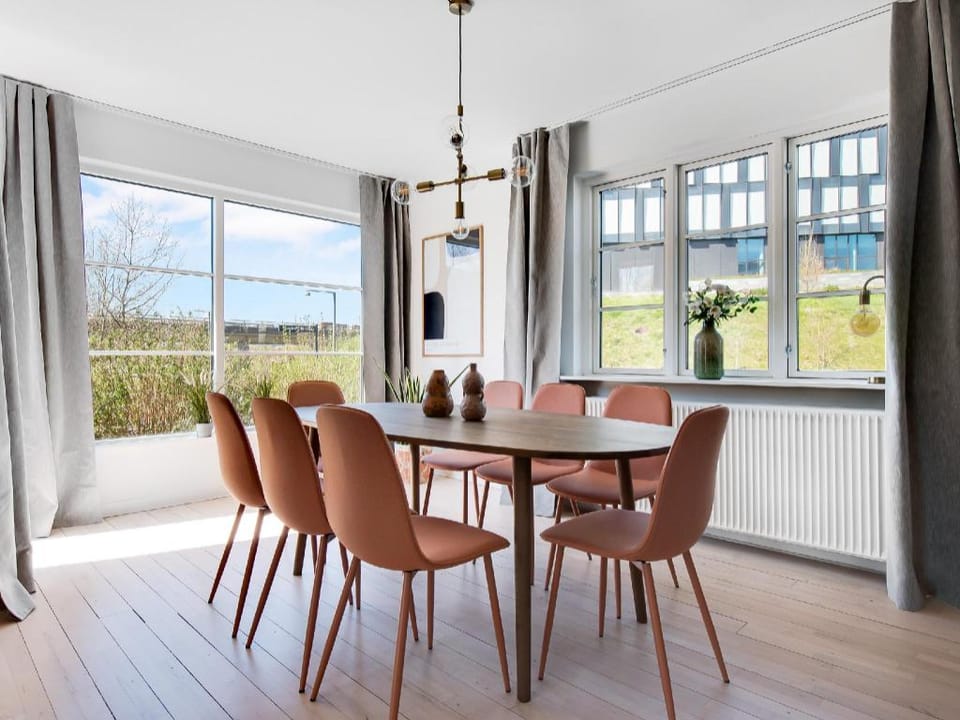 Sanders Nordre Digevej - Charming 3-bedroom Apartment with Shared Garden Apartment in Copenhagen