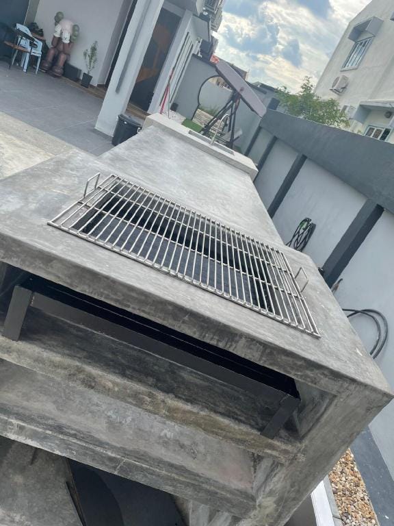 BRAND NEW 5000 SQFT Semi-D Hype Home (12pax) Vacation rental in Ipoh