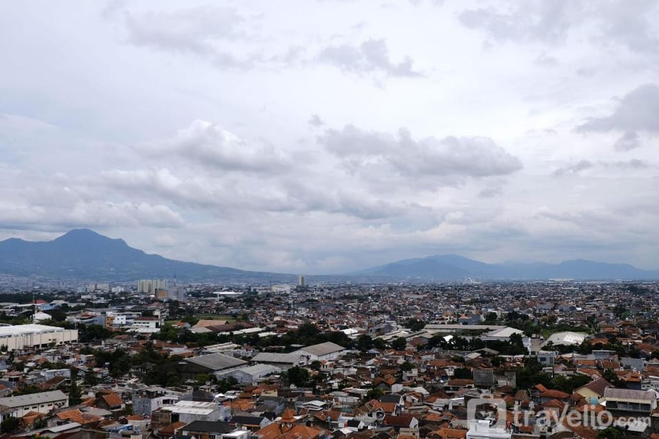Homey 1BR Apartment at Newton Bandung By Travelio Apartment in Bandung