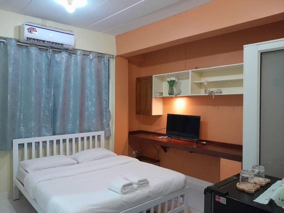 Daratorn Phahon 53 Yaek 17 (108) Apartment in Bangkok