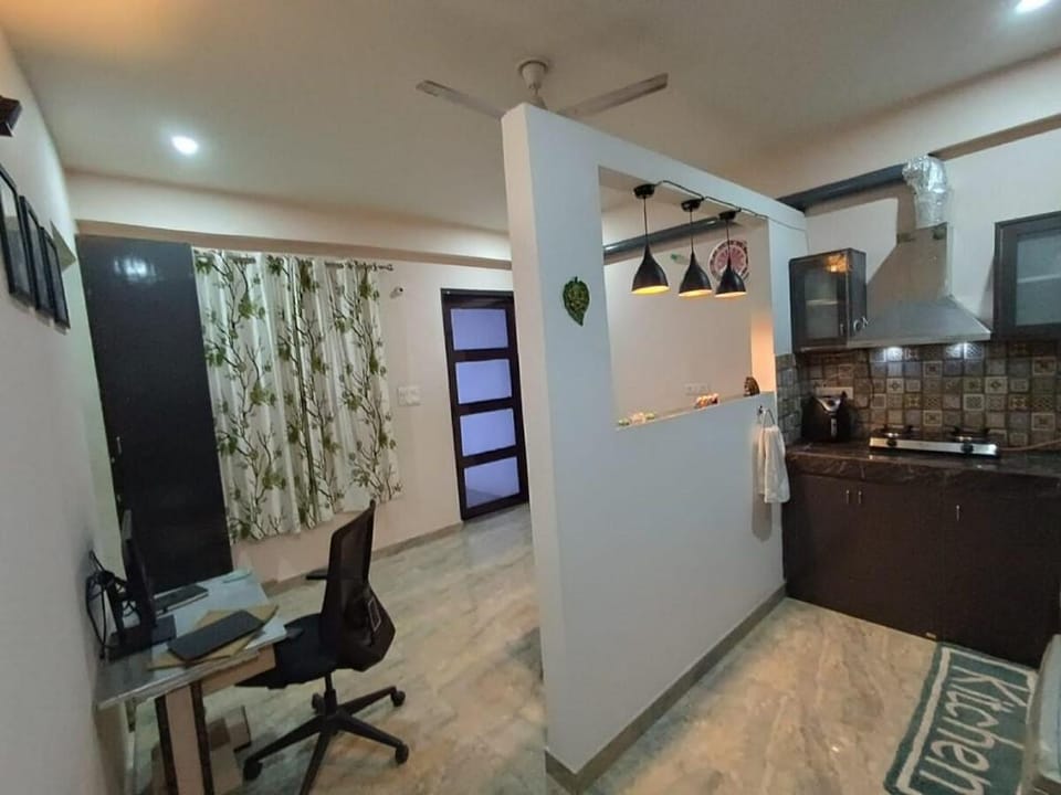 Modern 1BHK Fully Furnished Flat with Kitchen Apartment in Lucknow