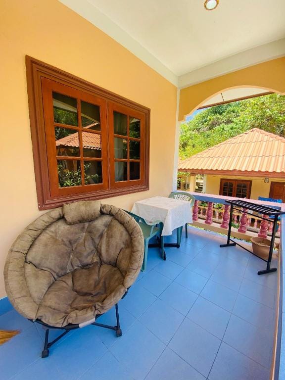 Rustic apartment at the beach  Apartment in Rawai