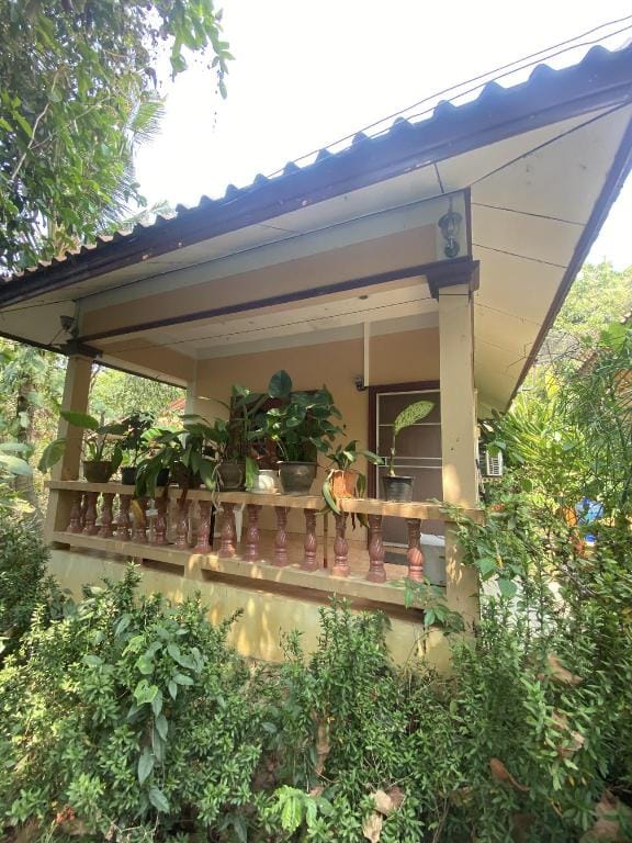 Cosy Rose beachfront bungalow Vacation rental in Rawai