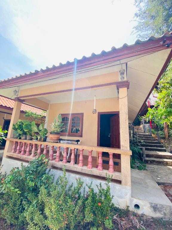 Cosy Elephant Beachfront bungalow Vacation rental in Rawai