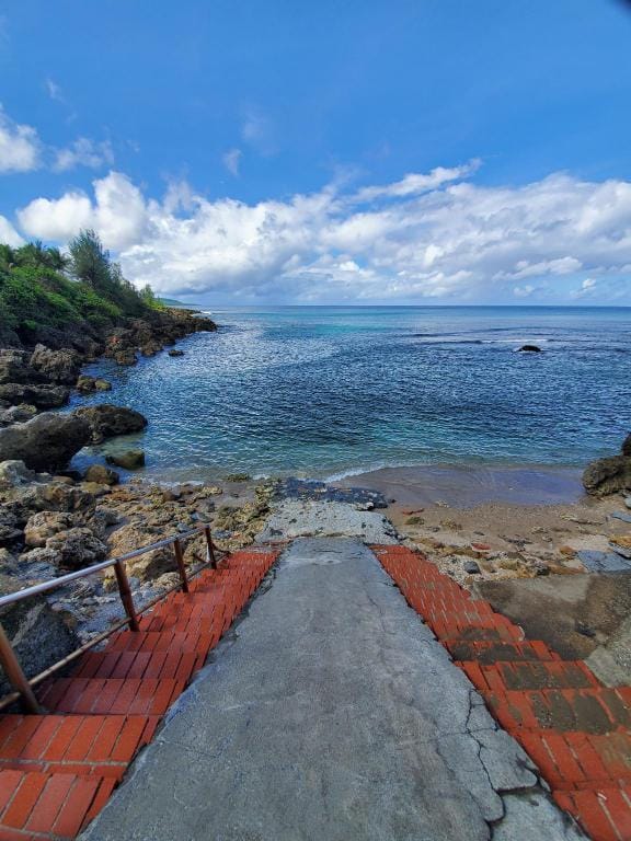 w白色窗海 Apartment in Hengchun Township