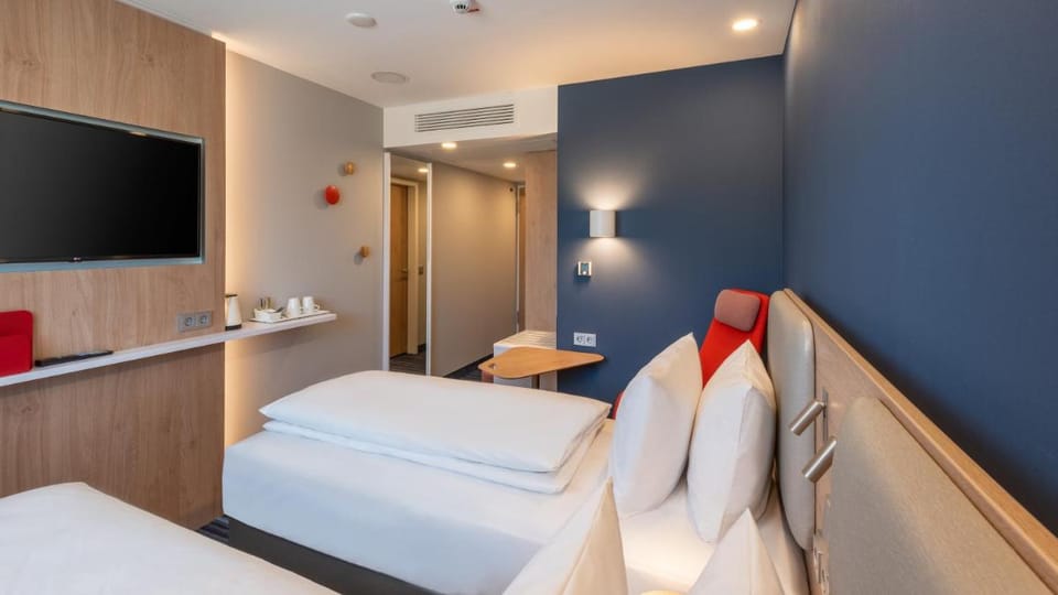 Holiday Inn Express - Hamburg South A7-AS42 By IHG Hotel in Bispingen