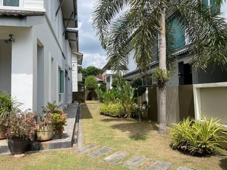 Bungalow In Exclusive Area, Nibong Tebal Vacation rental in Penang