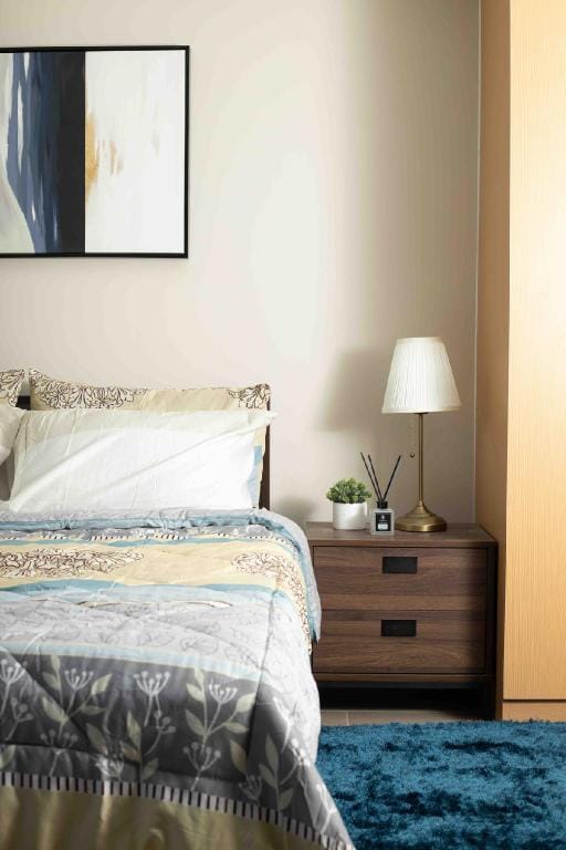 Uptown Parksuites 2 with Netflix and WI Fi 100mbps Apartment in Makati
