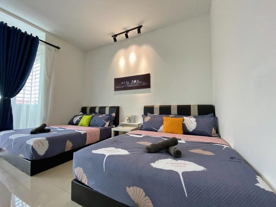 Desaru Twin Home 32pax (2 units) KTV-Netflix-BBQ Vacation rental in Johor