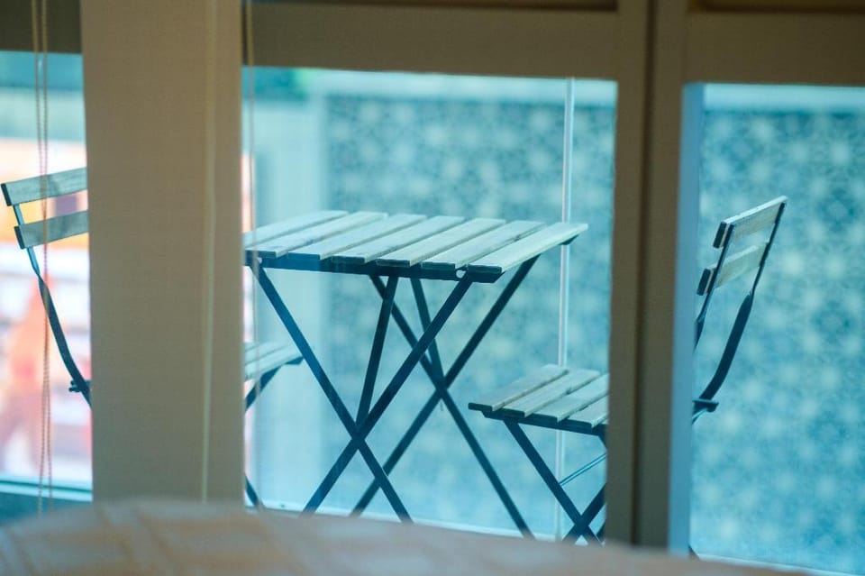 A homely suite at BGC with Netflix and Wi-Fi Apartment in Makati
