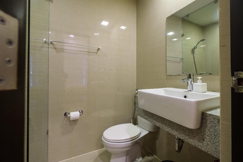 A homely suite at BGC with Netflix and Wi-Fi Apartment in Makati