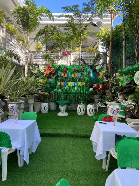 The Veehive Guesthouse Bed and Breakfast in Central Visayas