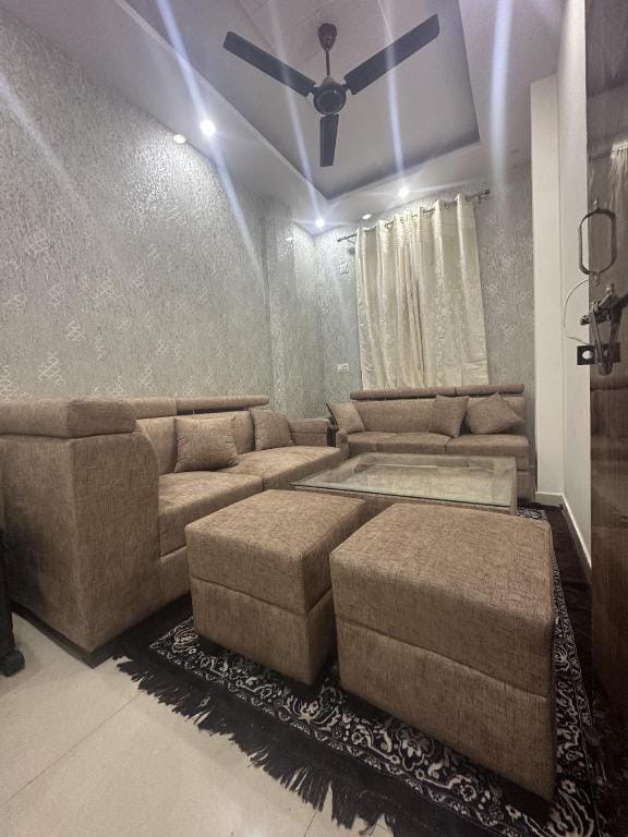 Oscar Homes Apartment in New Delhi