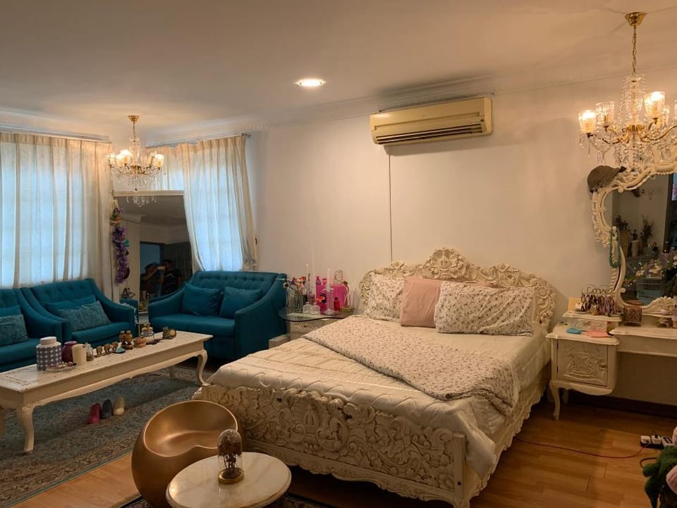 Homestay Penthouse Chandelier @ Sek9 Shah Alam Apartment in Selangor, Malaysia