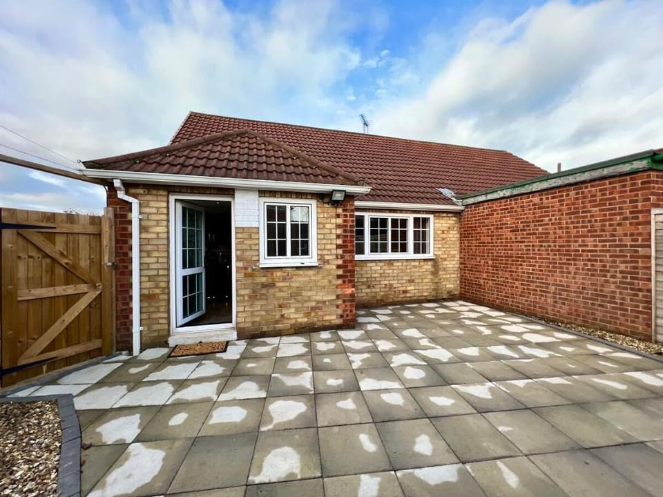 Curzon House Two - Contractors or Family Holidays Vacation rental in Grimsby
