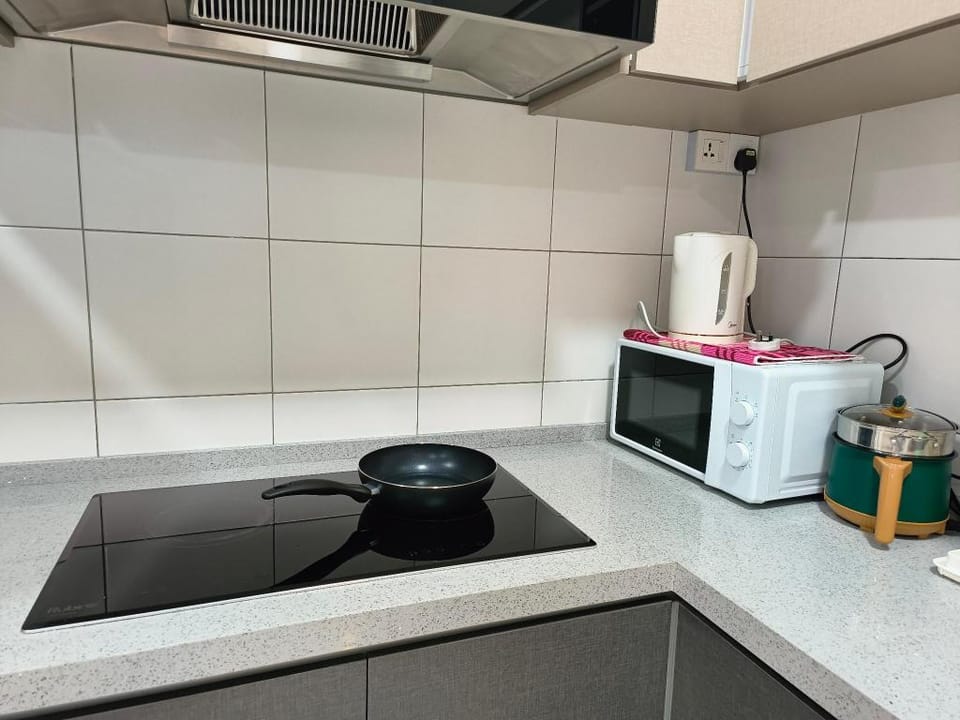 Luxury SUN Studio@6pax at Bayan Lepas and Qbaymall Apartment in Bayan Lepas
