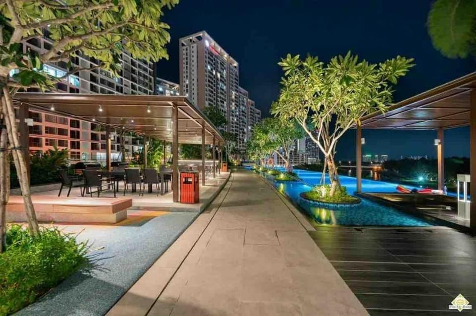 Midtown M7  2BR Daily Clean in Phu My Hung Vacation rental in Ho Chi Minh City