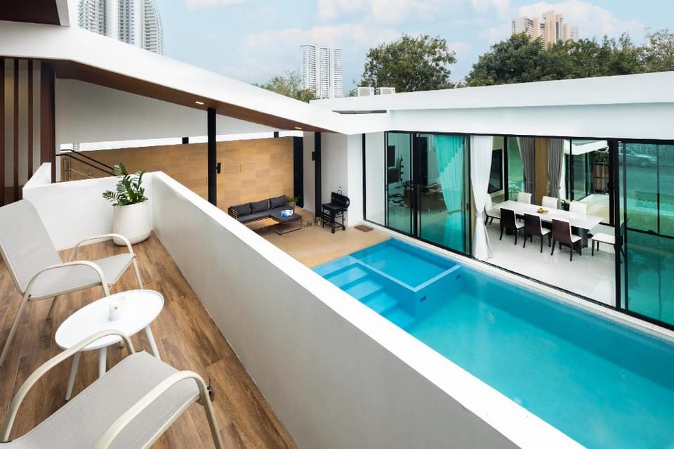 Movenpick Pool Villa by Prime Deluxe Villa No. V17 Villa in Pattaya City