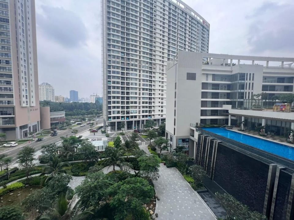 The Peak Three Bedroom- Midtown Phu My Hung Apartment in Ho Chi Minh City