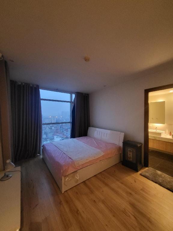 Five star Wartermark 395 Lac Long Quan Apartment in Laos