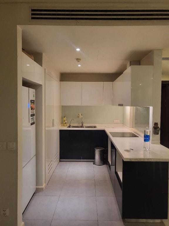 Five star Wartermark 395 Lac Long Quan Apartment in Laos