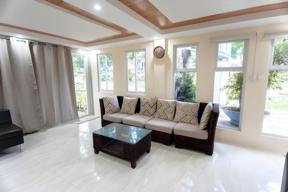 Madison Garden Residences Bed and Breakfast in Central Visayas