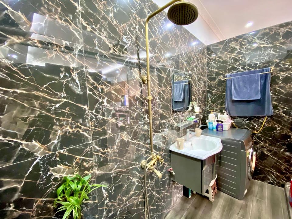 Chau Long - Truc Bach Apartment Vacation rental in Hanoi