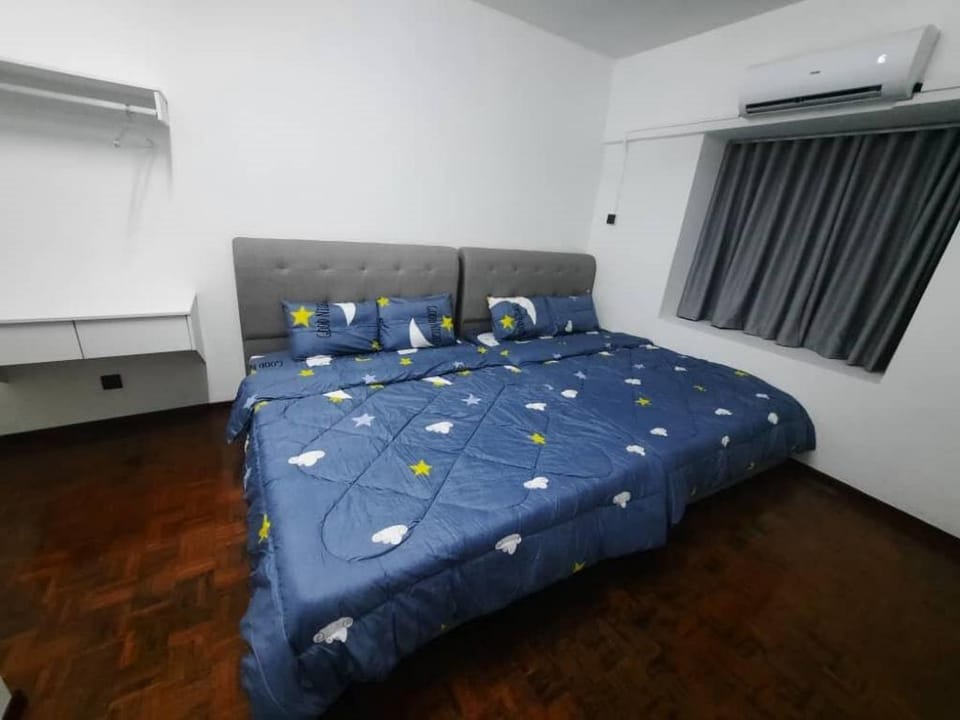 XHQ Home Stay - Bay View Condominium (Blok B-9-2 ) Vacation rental in Port Dickson