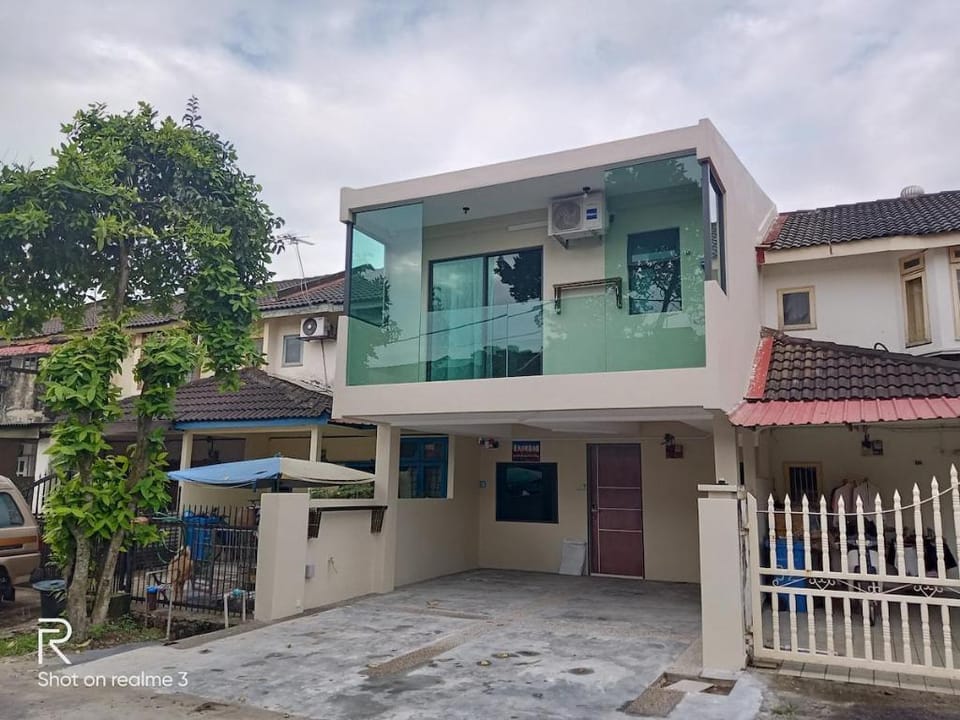 Kota Damansara Bungalows Vacation rental in Selangor, Malaysia